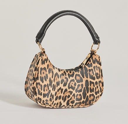 Explore trendy purses and handbags, including standout designs for women looking to elevate their accessory collection.